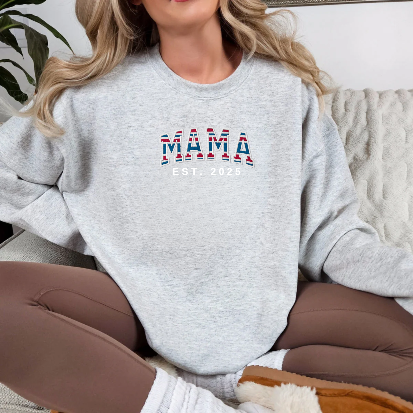 Mama Est Crewneck